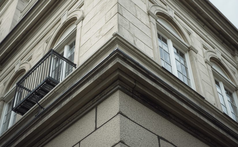 Wieloletnia nadzór stanu technicznego nieruchomości – jak koordynować, kontrolować i interweniować skutecznie